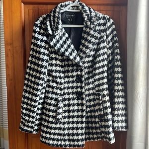 Chime black white fur hounds tooth pea coat medium